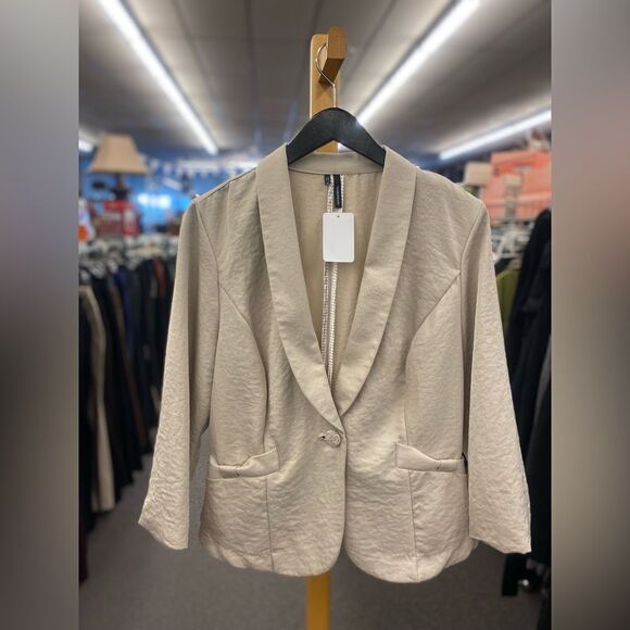Maurices beige Xl jacket - Picture 1 of 3
